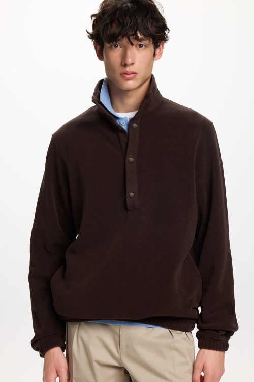 DOMA INSIGNIA EMBOSSED SWEATSHIRT