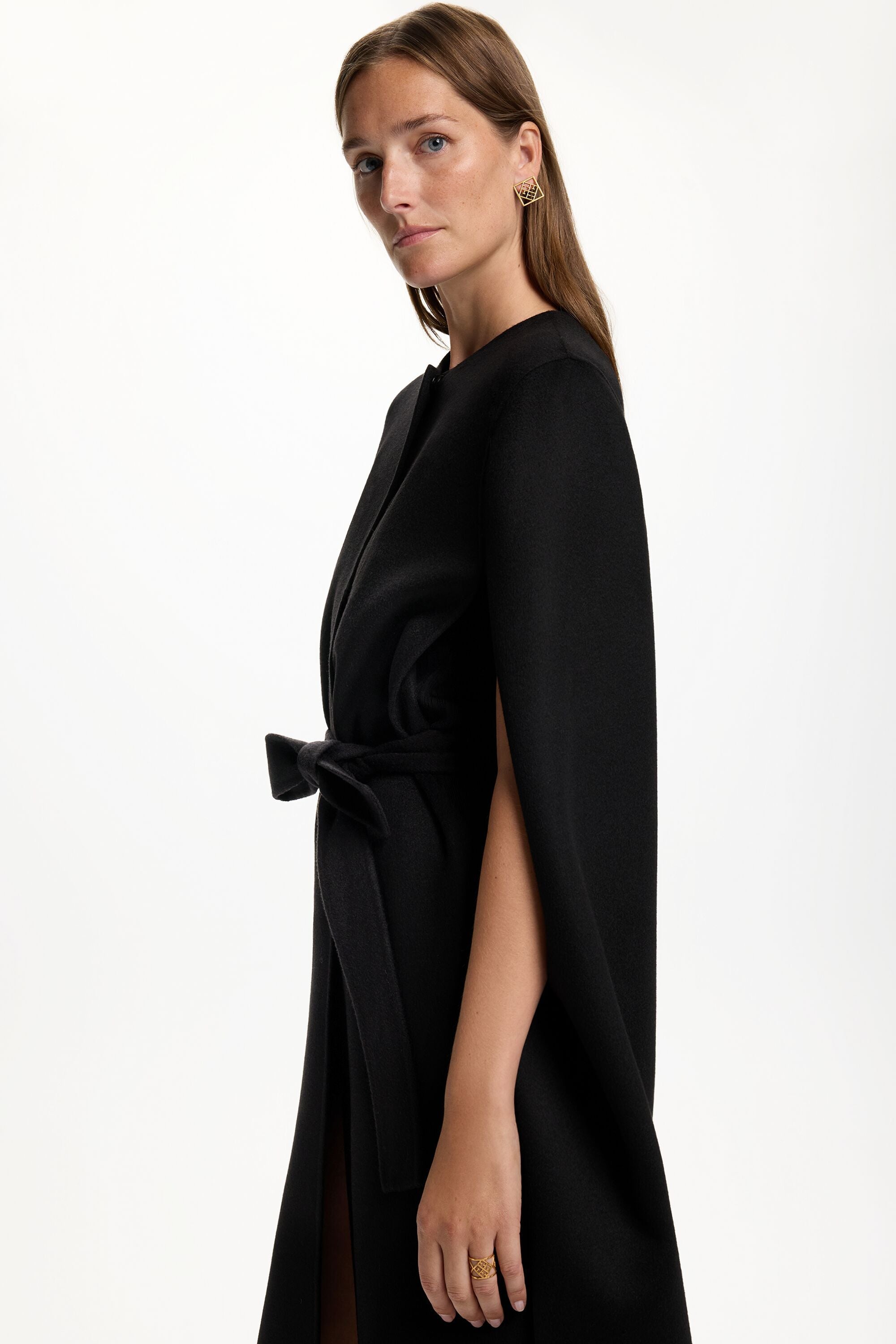 Carolina Herrera ダブルフェイス　ラッフル　ケープ　コート Double-Faced Wool Long Cape black - CH Carolina Herrera United States