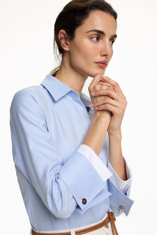 CAMISA ENTALLADA DE TWILL CON PUÑO DOBLE GEMELOS