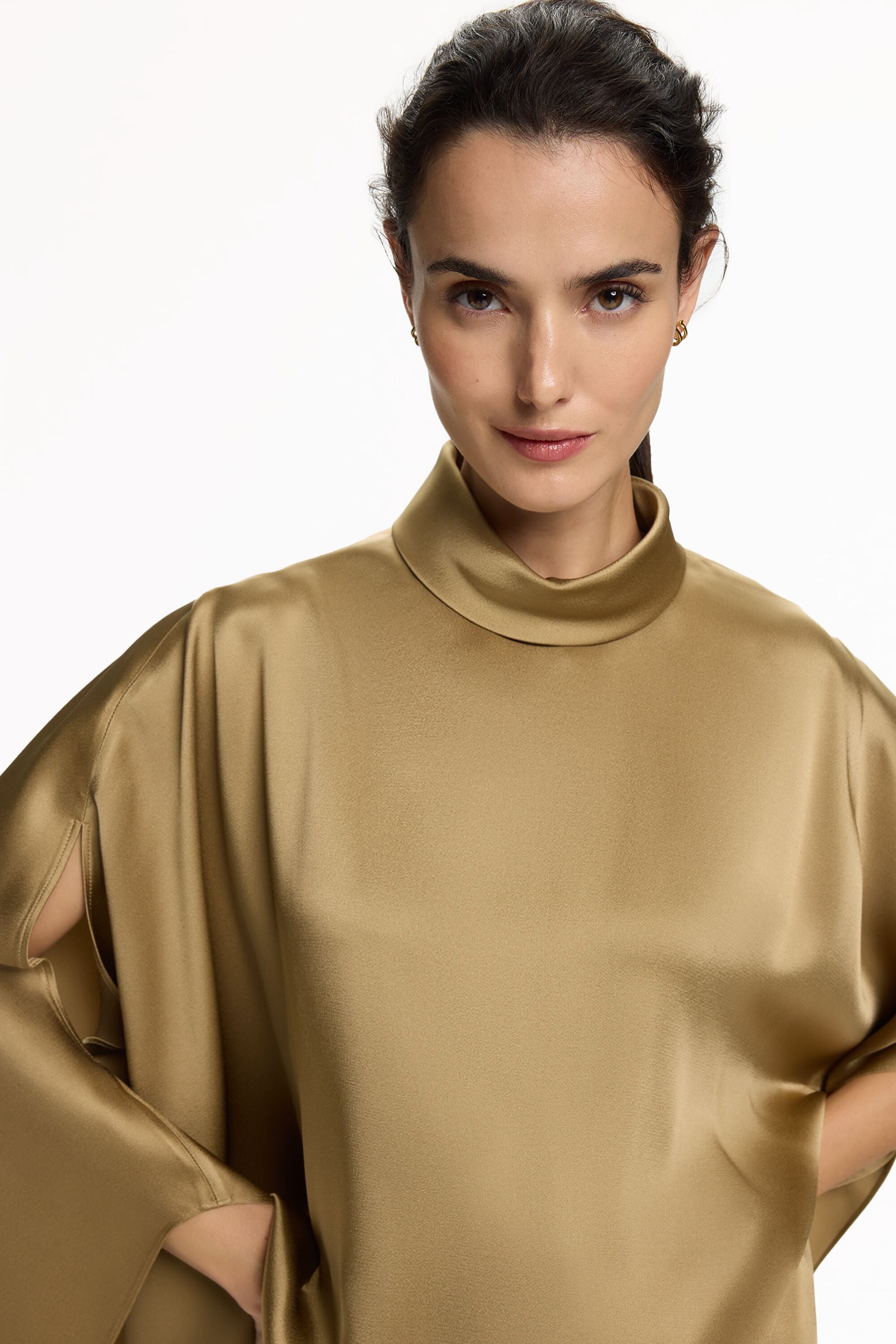 Satin Crepe Oversize Asymmetric Top gold - CH Carolina Herrera
