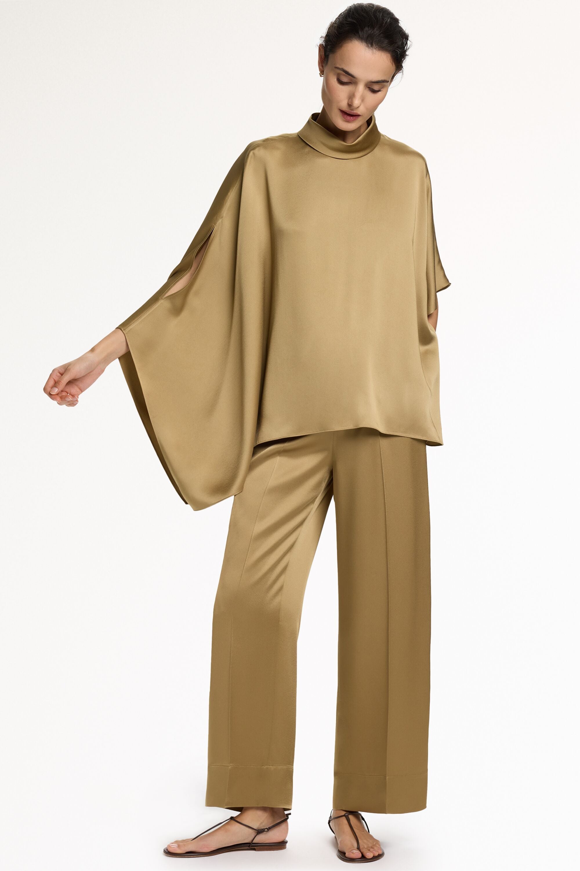Satin Crepe Oversize Asymmetric Top gold - CH Carolina Herrera