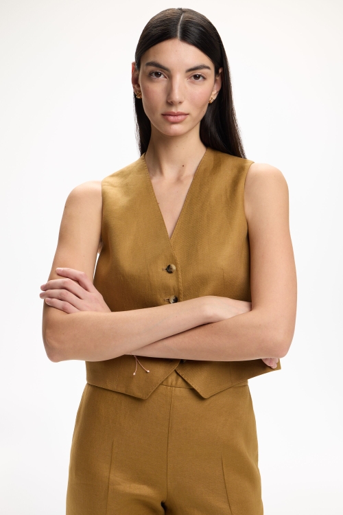 LINEN FITTED VEST