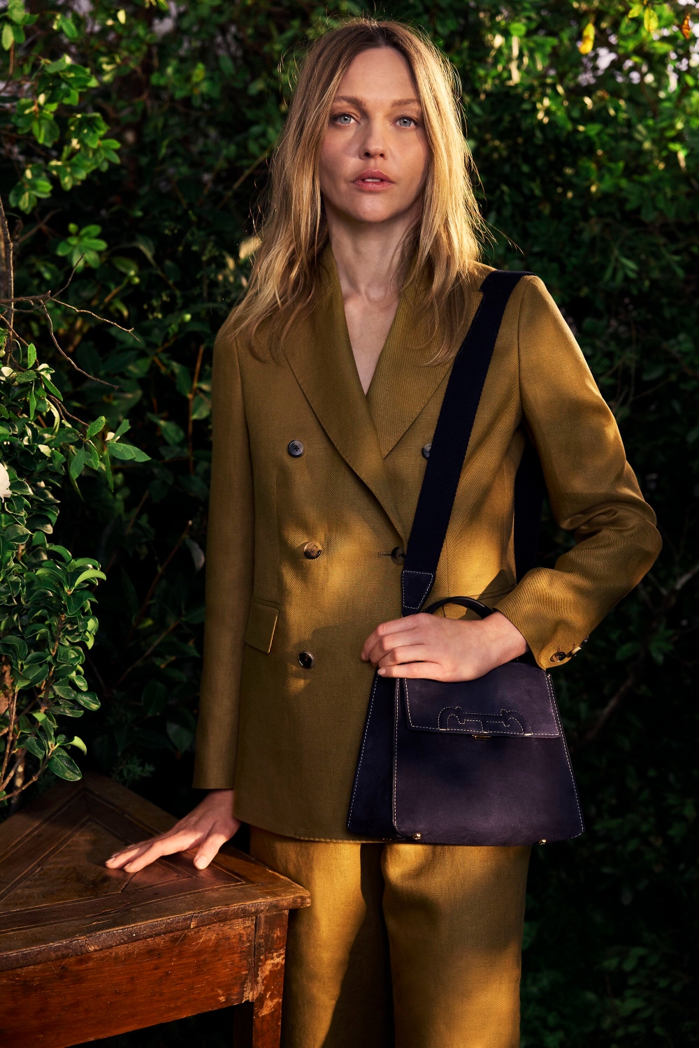 LINEN FITTED DOUBLE-BREASTED TAILORED JACKET