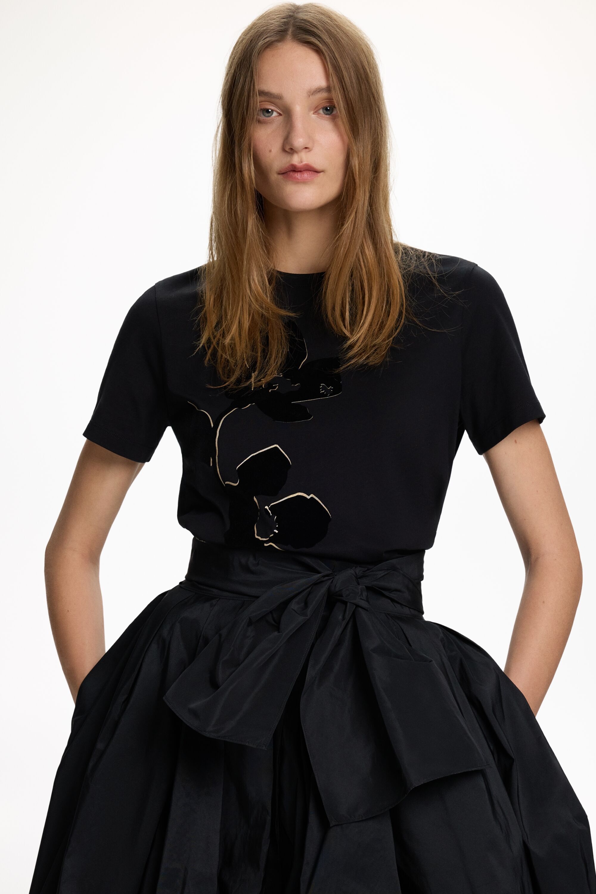 Straight-Fit T-Shirt with Flocked Jasmine