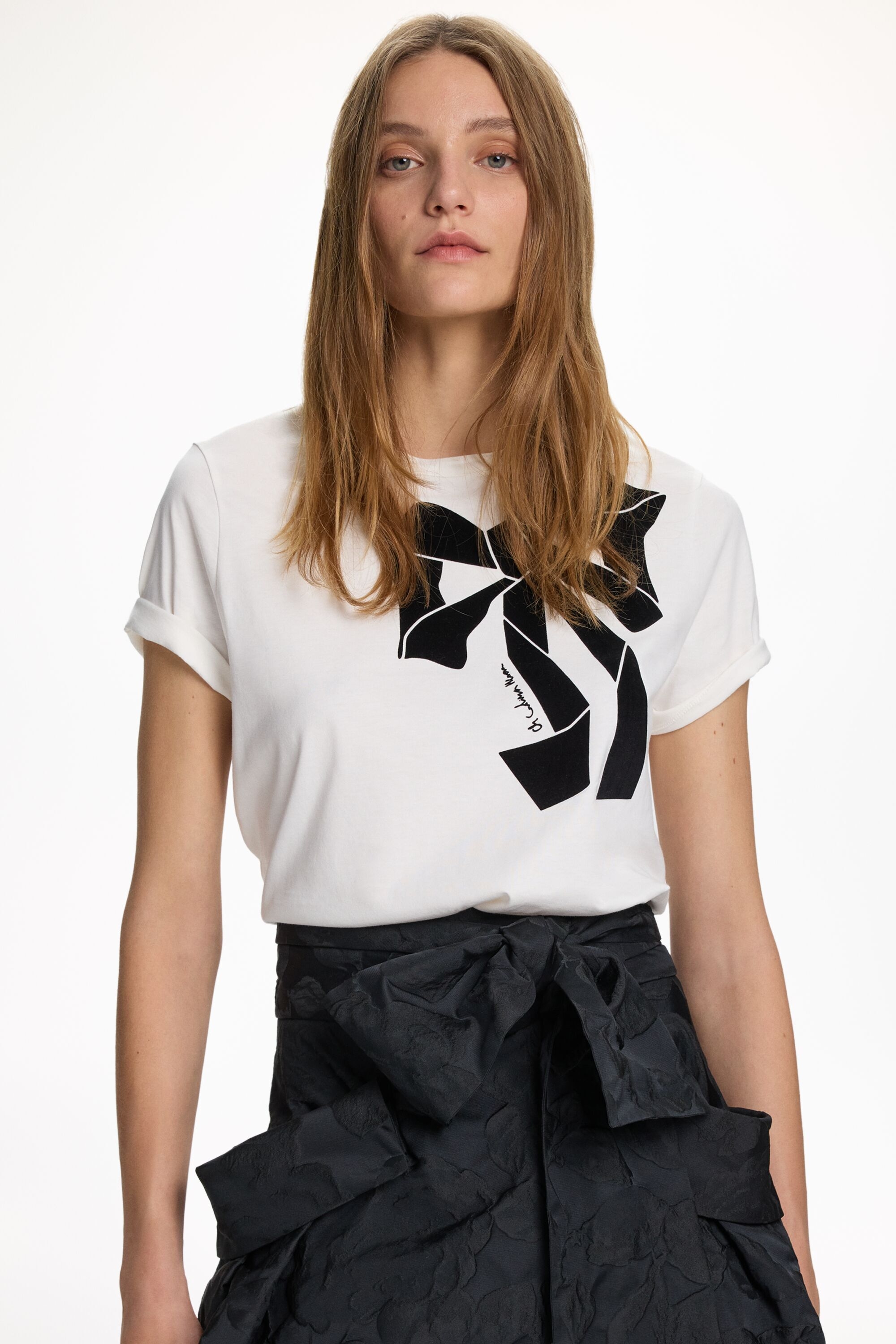 Straight-Fit T-Shirt with Flocked Bow