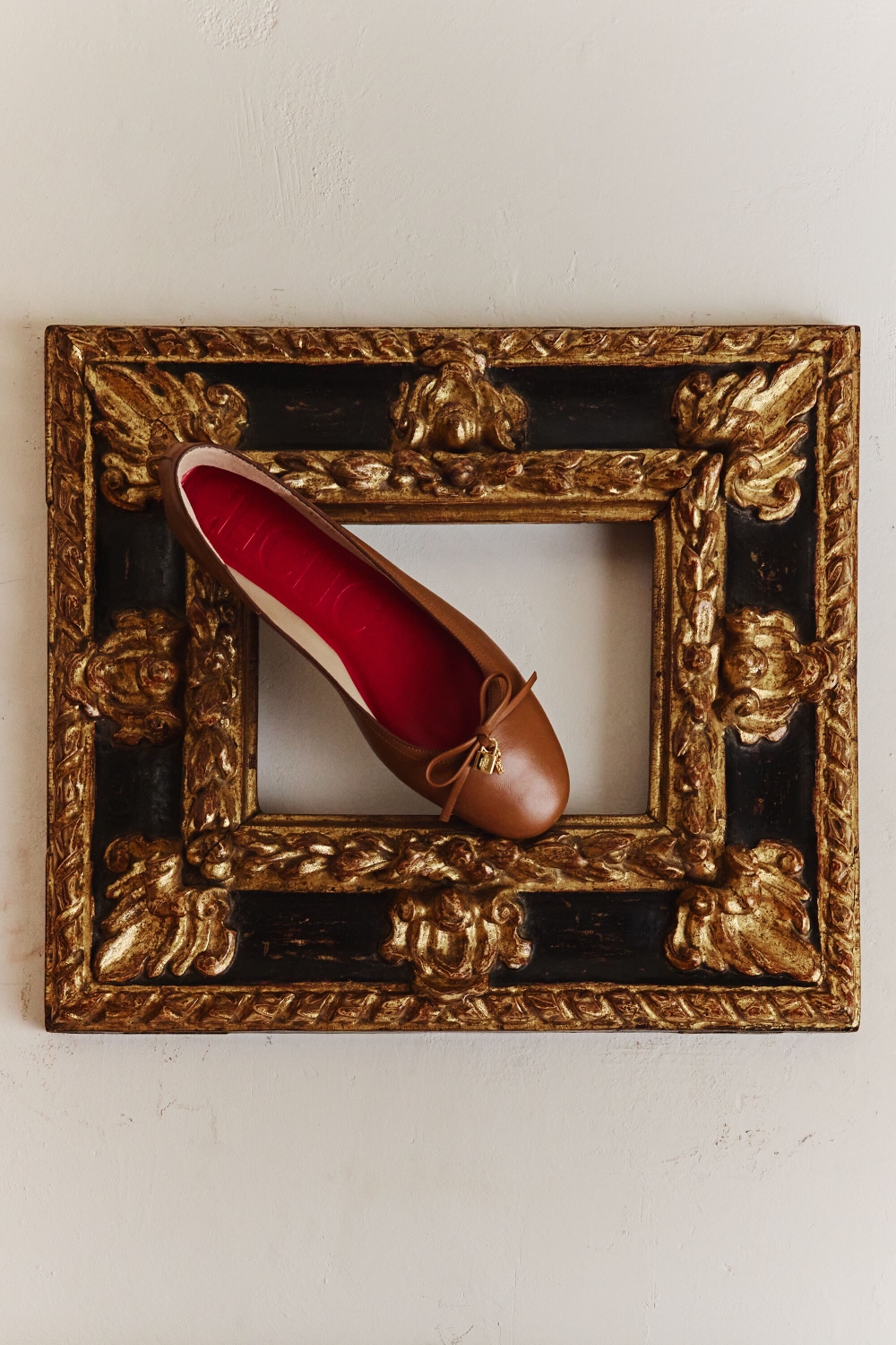 MATRYOSHKA LOCKED LEATHER BALLET FLATS