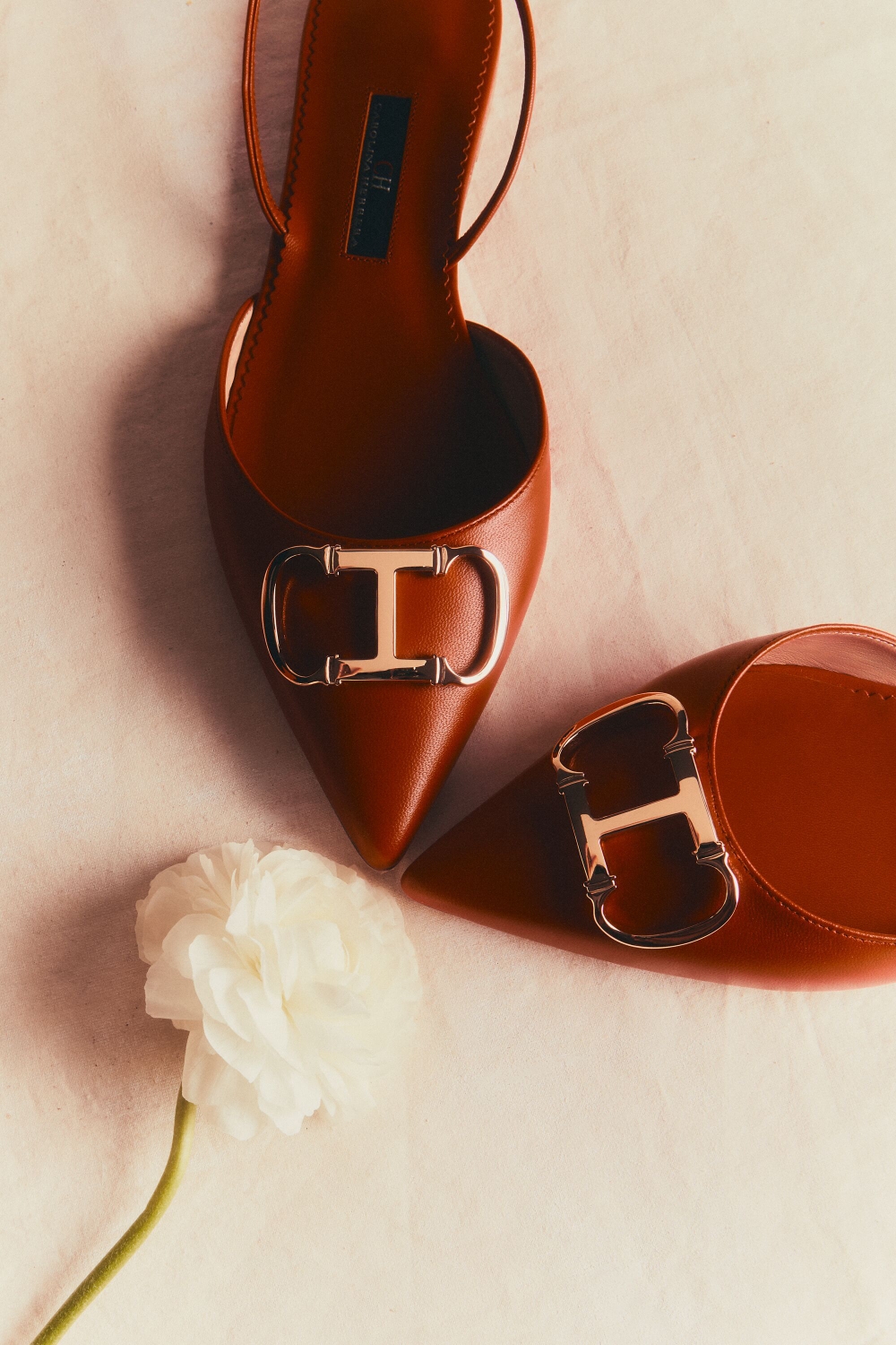 INITIALS INSIGNIA 45 SALÓN DESTALONADO DE PIEL