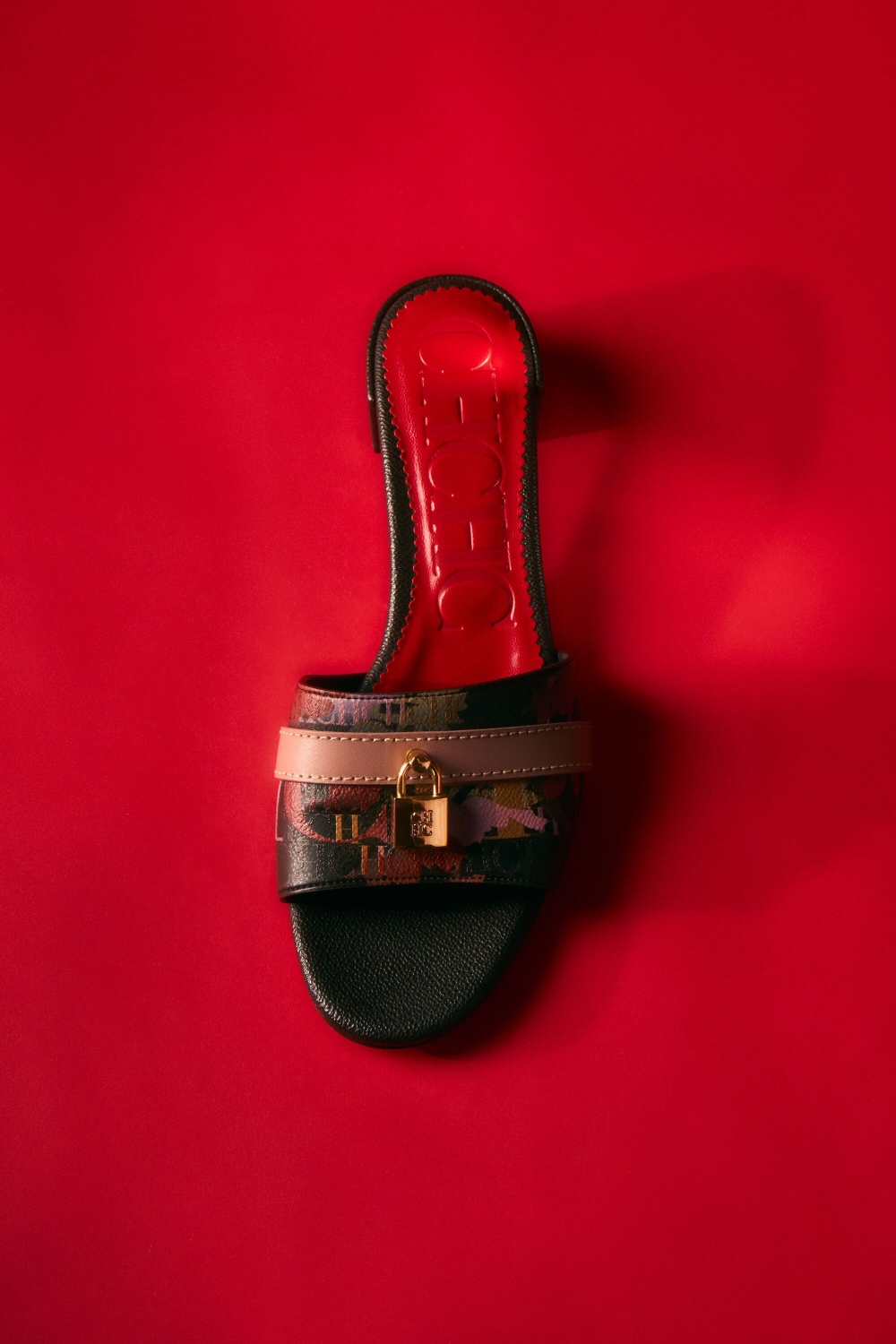 MATRYOSHKA LOCKED 45 CANVAS SLIDES