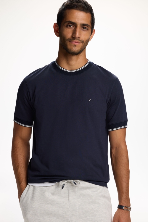 T-SHIRT WITH CONTRASTS