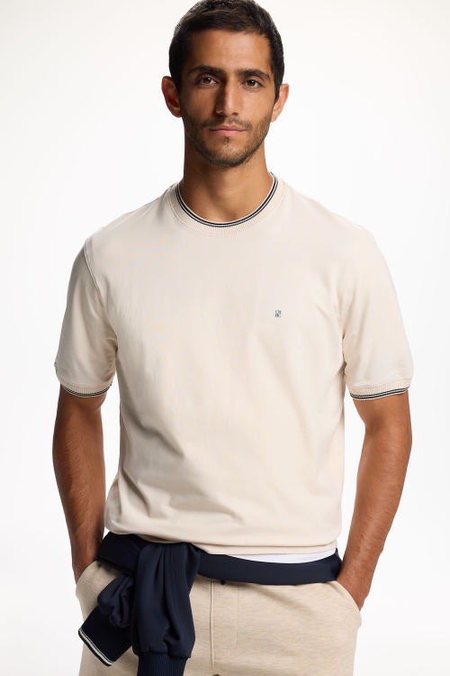 T-SHIRT WITH CONTRASTS