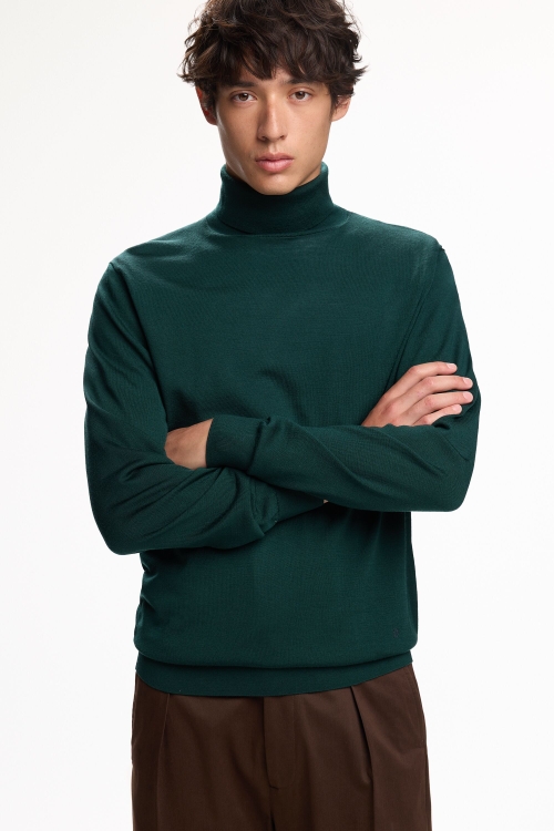 MERINO WOOL TURTLENECK SWEATER