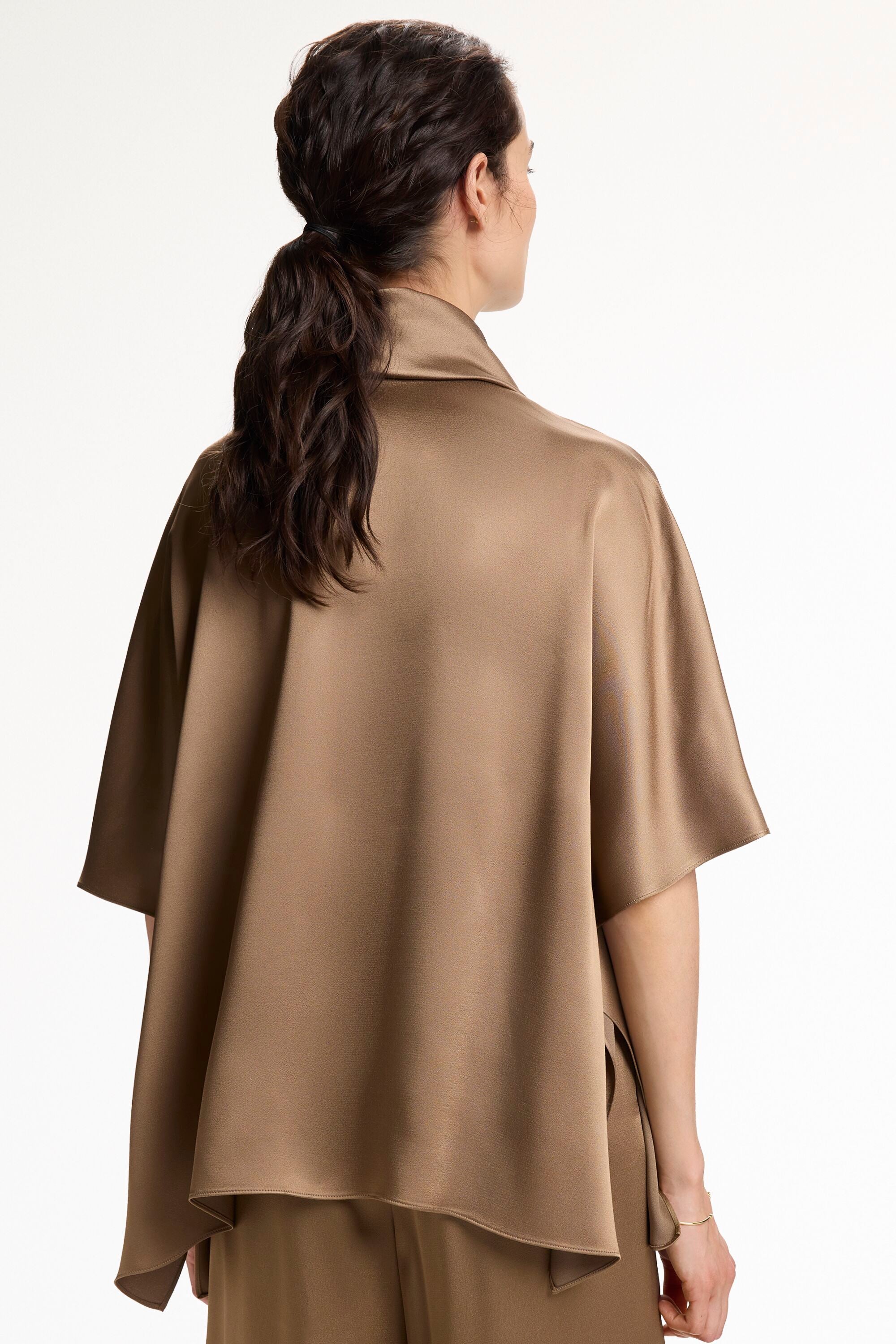 Satin Crepé Oversize Top with Foulard Collar mink - CH Carolina