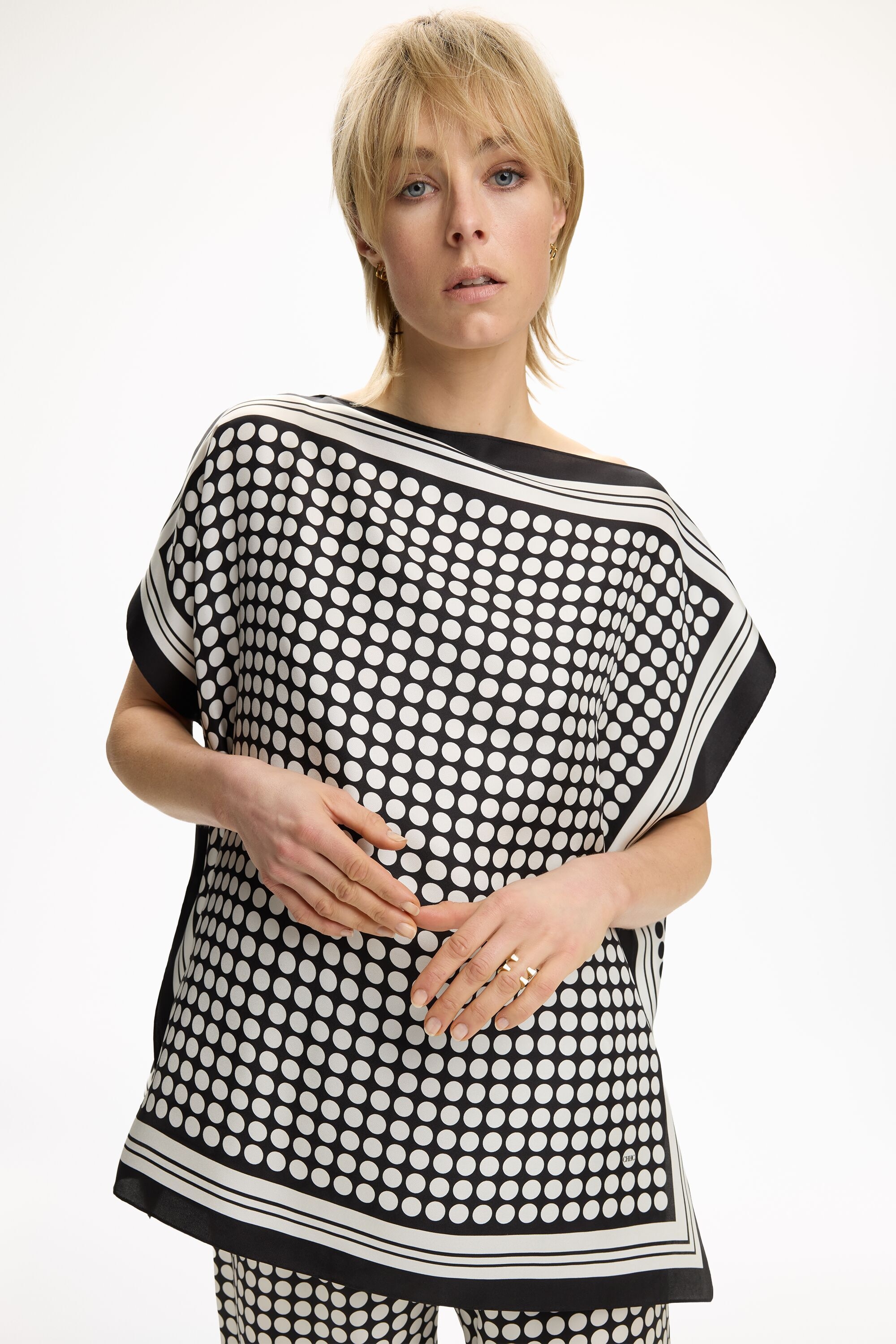Top Cuadrado de Twill de Seda Estampado Lunares - NEGRO/IVORY