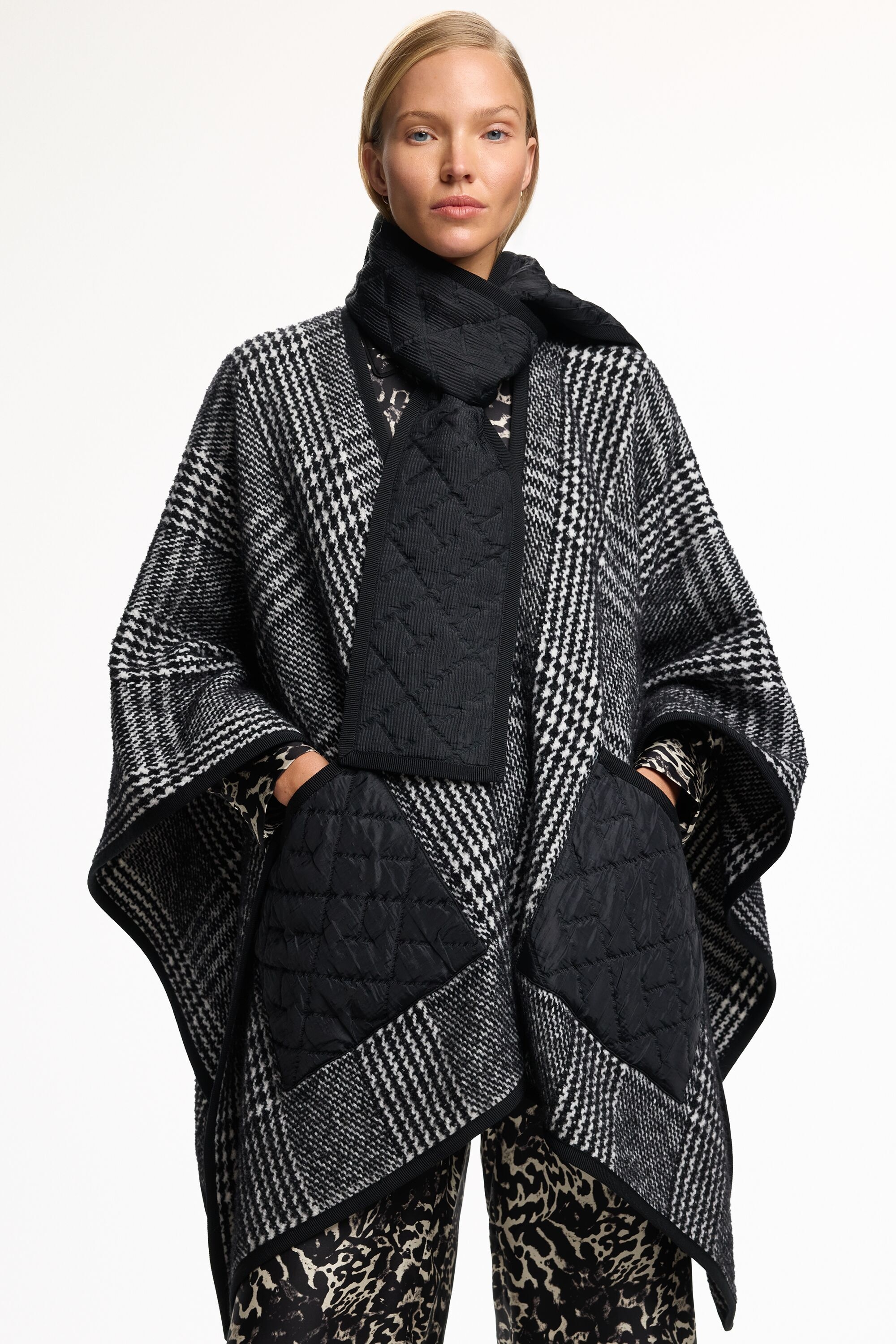 Capa Oversize de Tweed y Jacquard CH2020