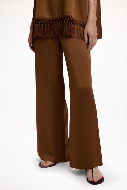 Satin Crepé Straight-Leg Long Pants - BROWN