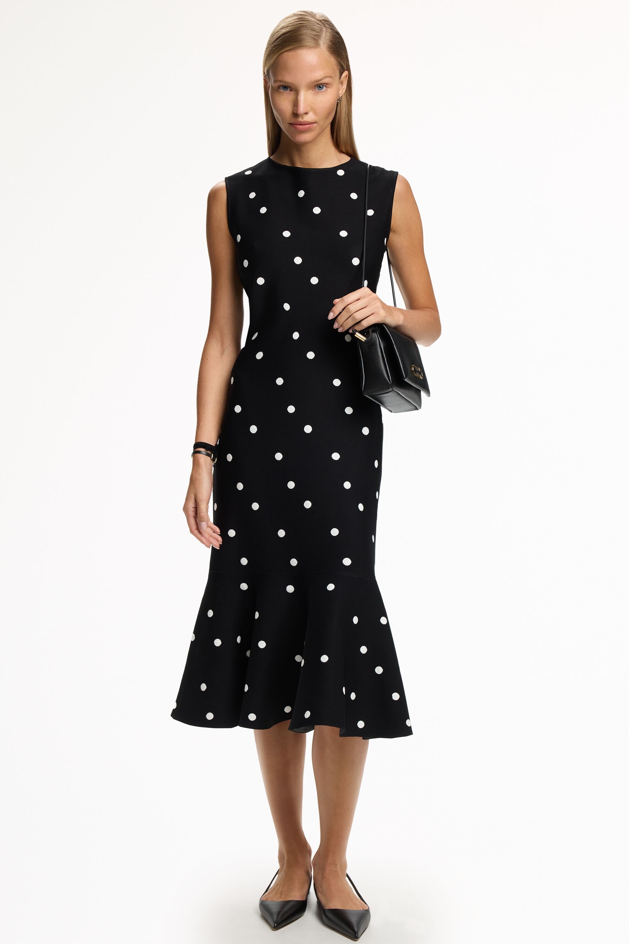 Vestido Entallado de Punto Jacquard de Lunares