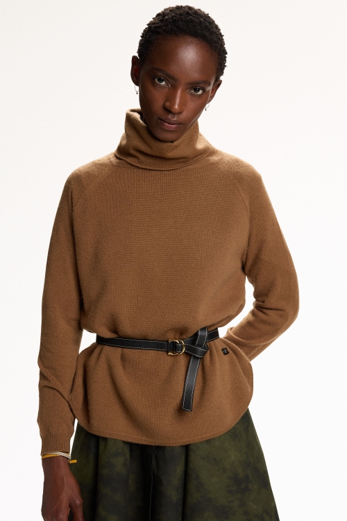CASHMERE HIGH-COLLAR SWEATER