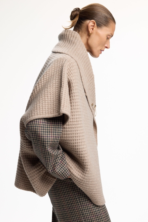 MERINO WOOL KNIT DOUBLE-BREASTED PONCHO