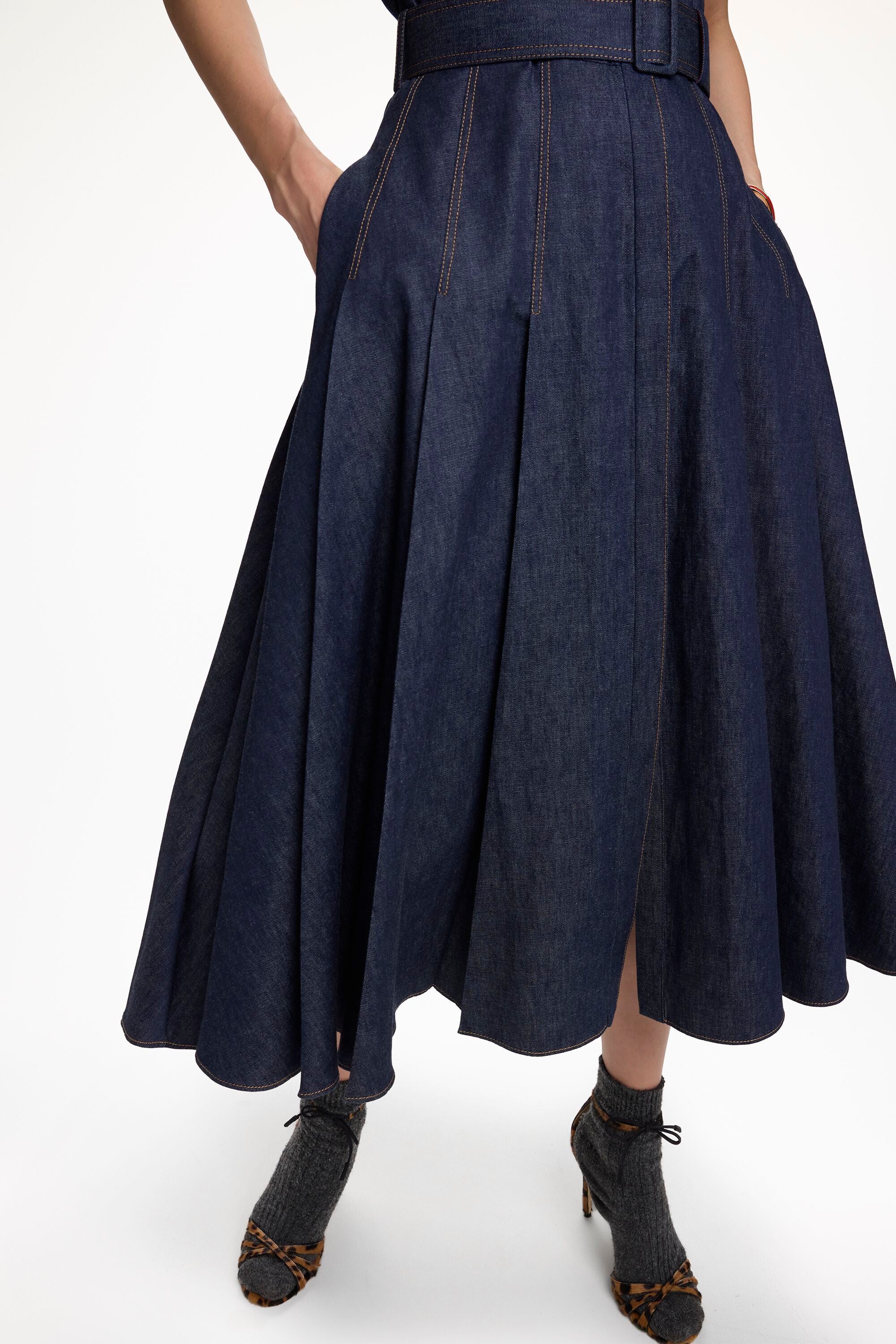 house of herrera denim dress Carolina Herrera Seamed Denim Button-Front Shirtdress - Meghan Markle  Dresses