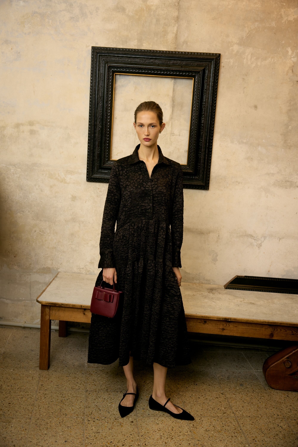 VESTIDO CAMISERO DE BROCADO CON VOLANTES