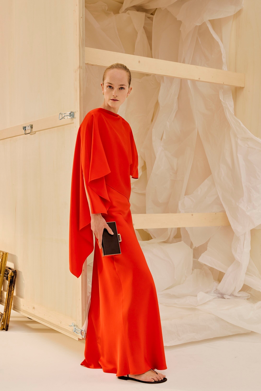 SATIN CREPÉ LONG DRESS WITH CAPE