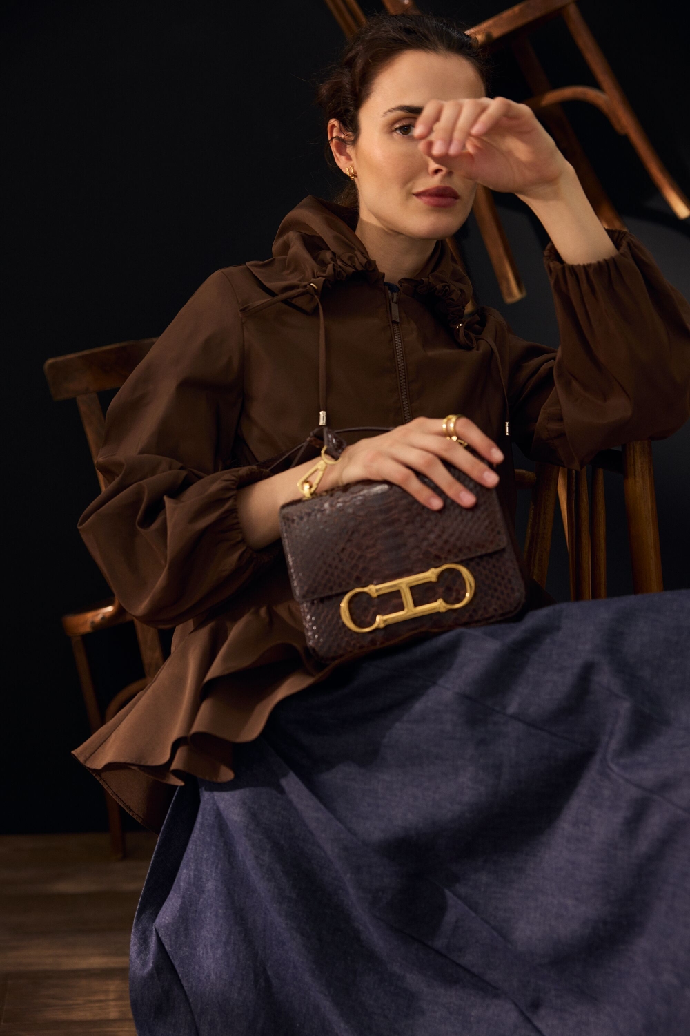 INITIALS INSIGNIA | MEDIUM SHOULDER BAG