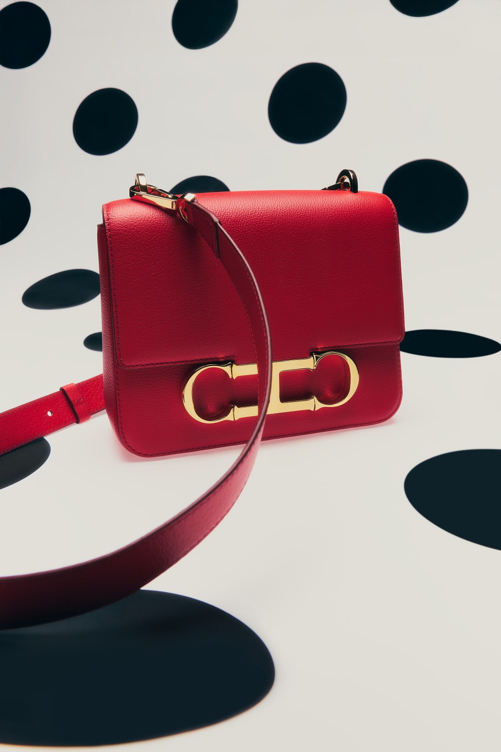 INITIALS INSIGNIA | BOLSO DE HOMBRO MEDIANO