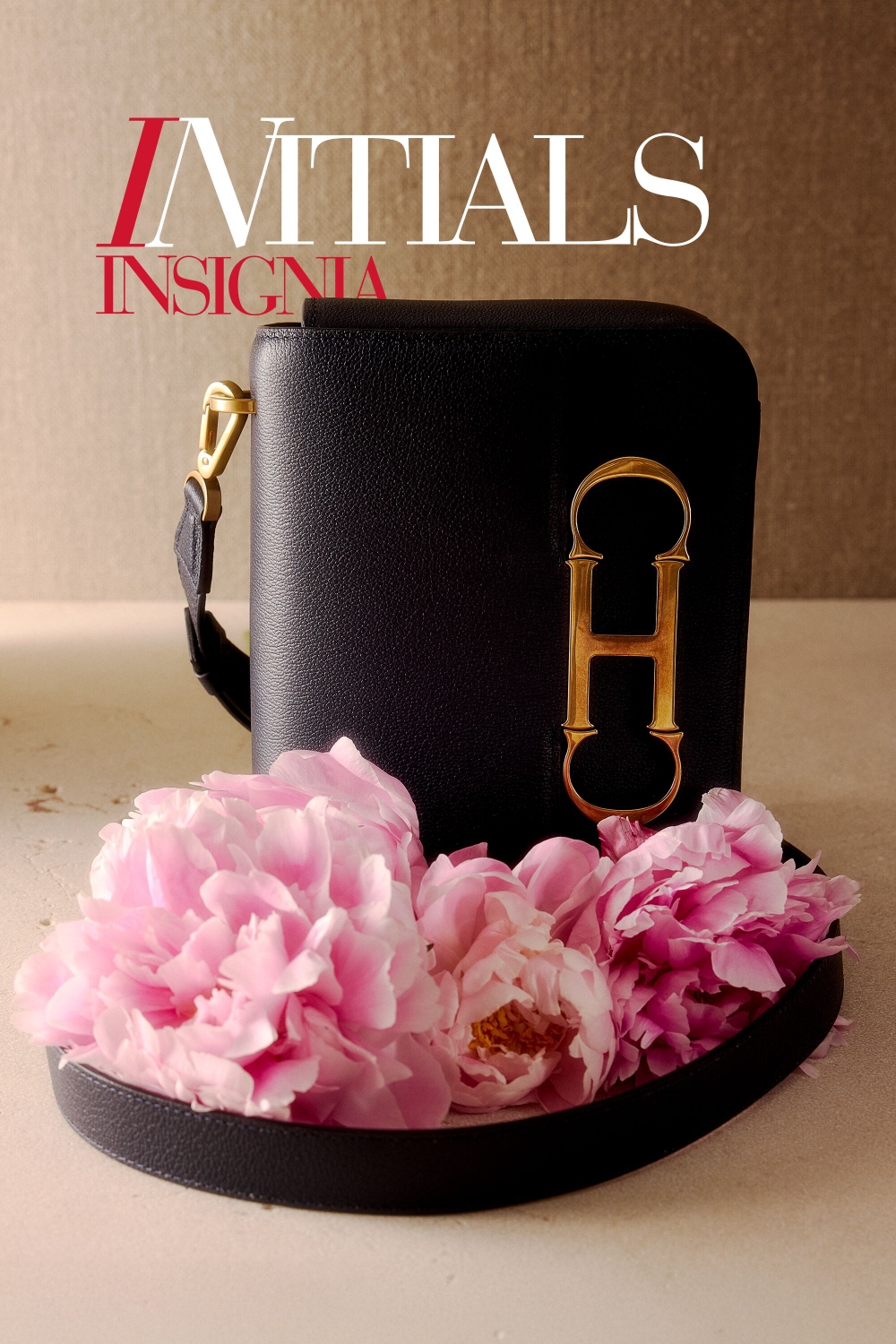 INITIALS INSIGNIA | MEDIUM SHOULDER BAG