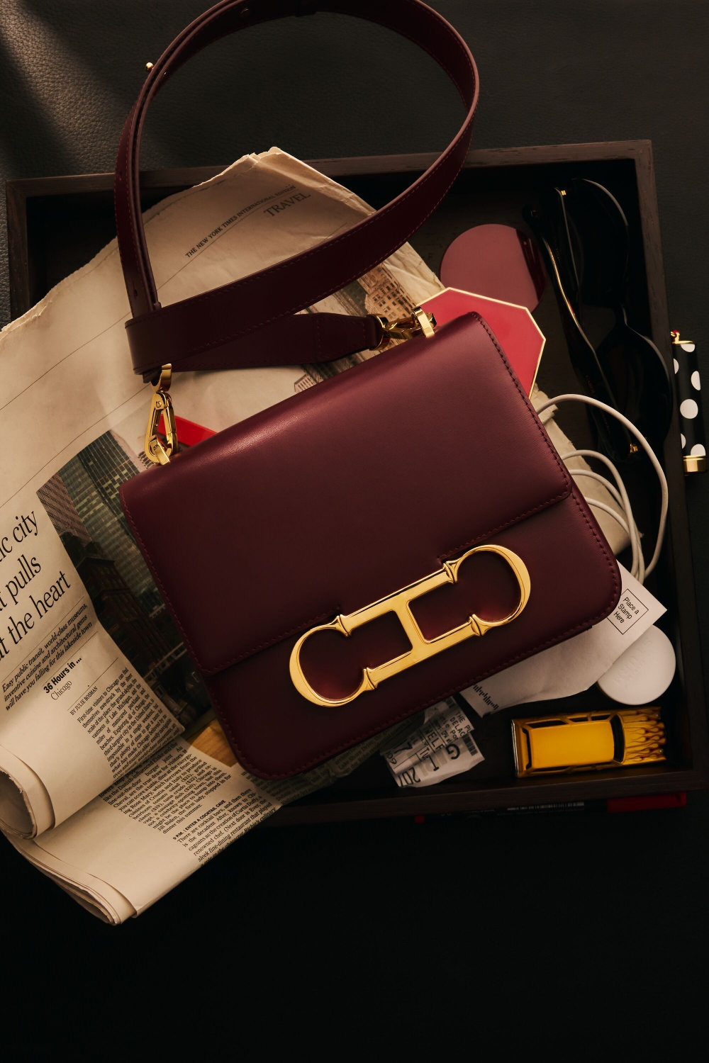 INITIALS INSIGNIA | MEDIUM SHOULDER BAG