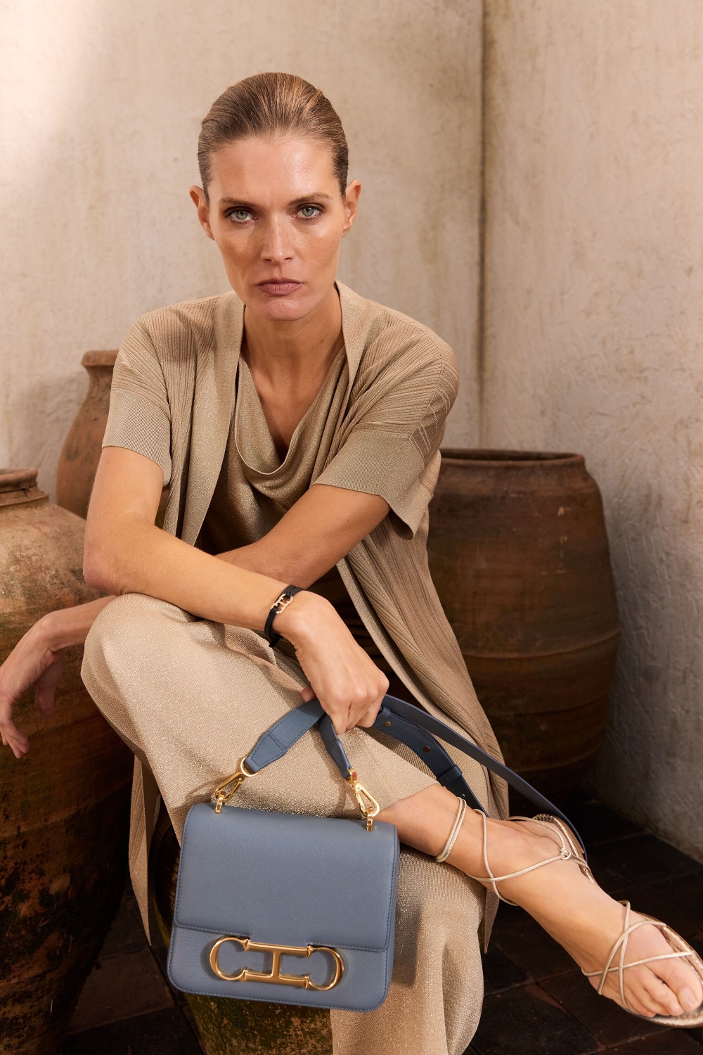 INITIALS INSIGNIA | BOLSO DE HOMBRO MEDIANO