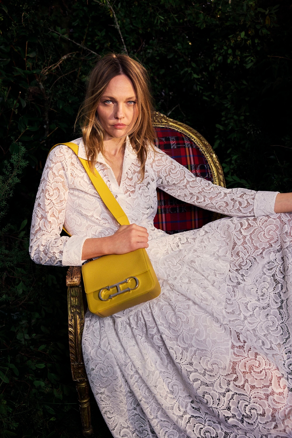 INITIALS INSIGNIA | MEDIUM SHOULDER BAG