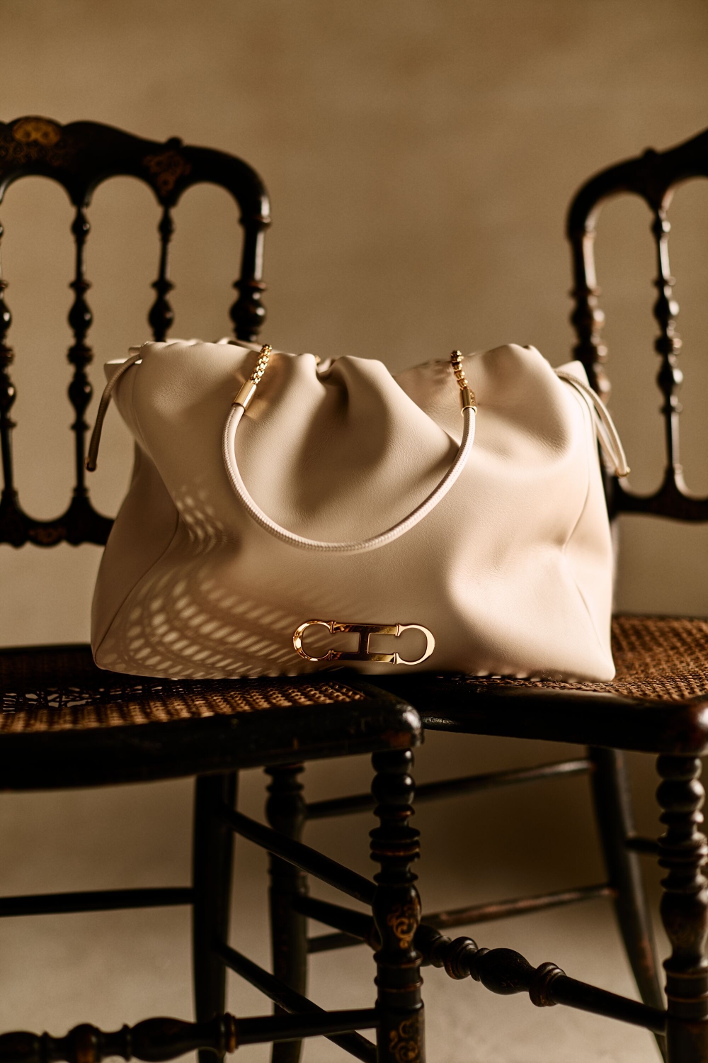 INITIALS INSIGNIA SOFT SHOPPING | BOLSO DE HOMBRO GRANDE