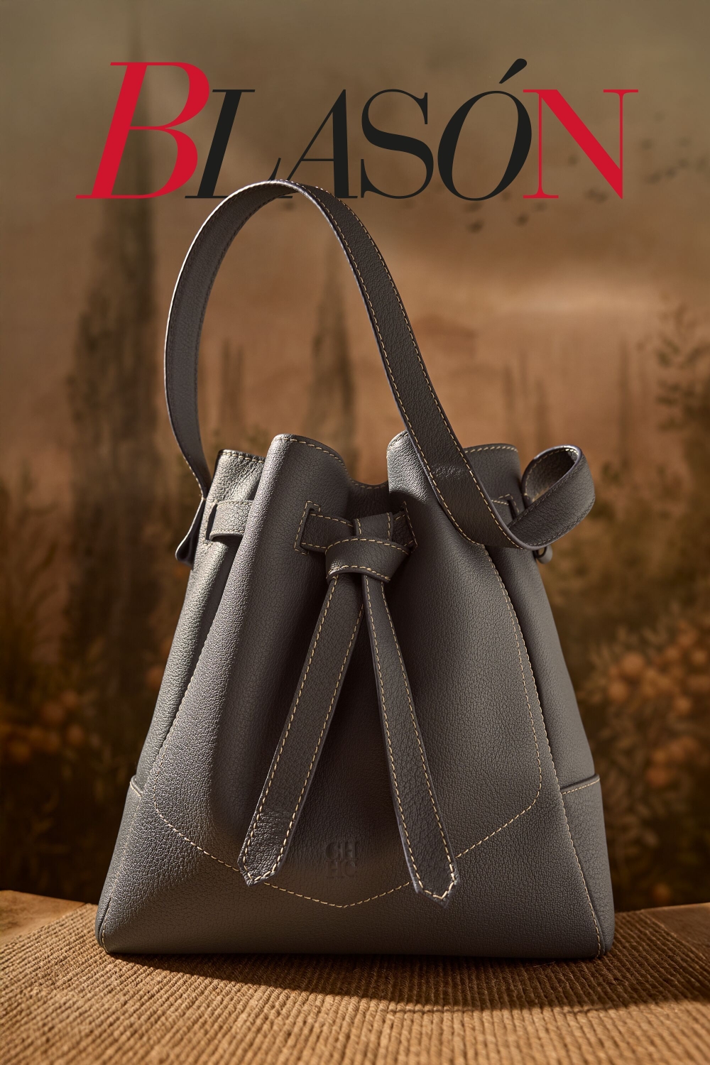 BLASÓN BUCKET | MEDIUM SHOULDER BAG