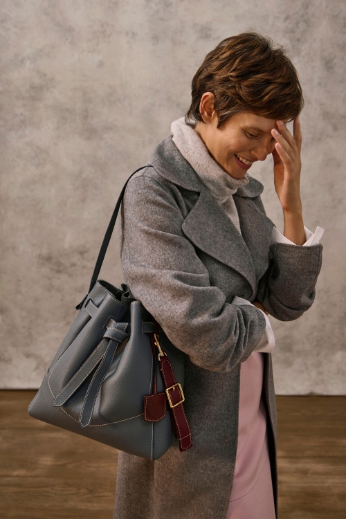 BLASÓN BUCKET | BOLSO DE HOMBRO MEDIANO