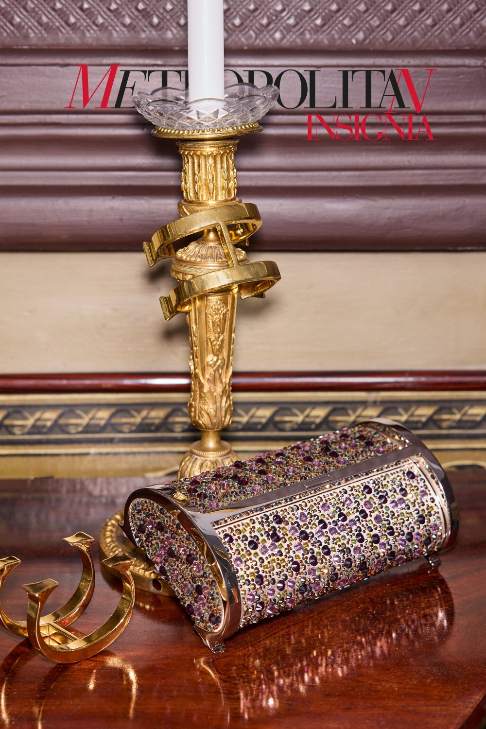 METROPOLITAN INSIGNIA | CLUTCH MEDIANO