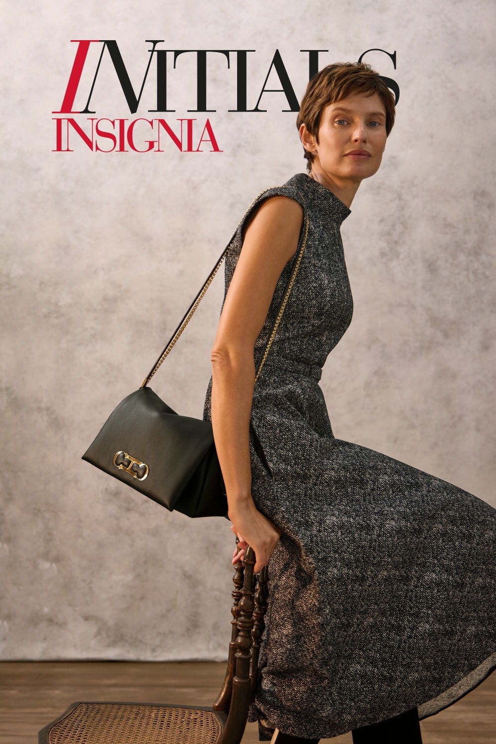 INITIALS INSIGNIA SOFT SHOULDER | MEDIUM SHOULDER BAG