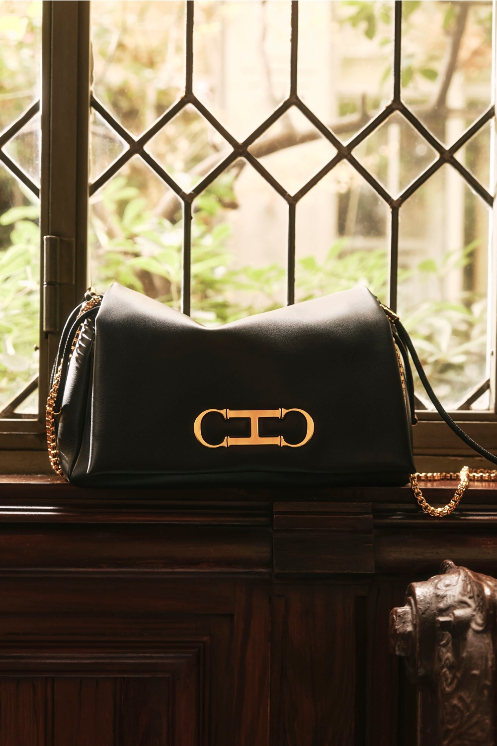 INITIALS INSIGNIA SOFT SHOULDER | MEDIUM SHOULDER BAG