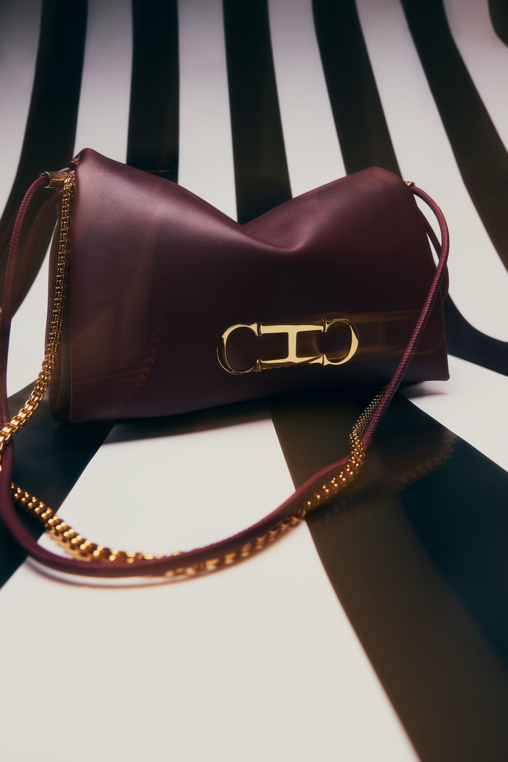 INITIALS INSIGNIA SOFT SHOULDER | MEDIUM SHOULDER BAG