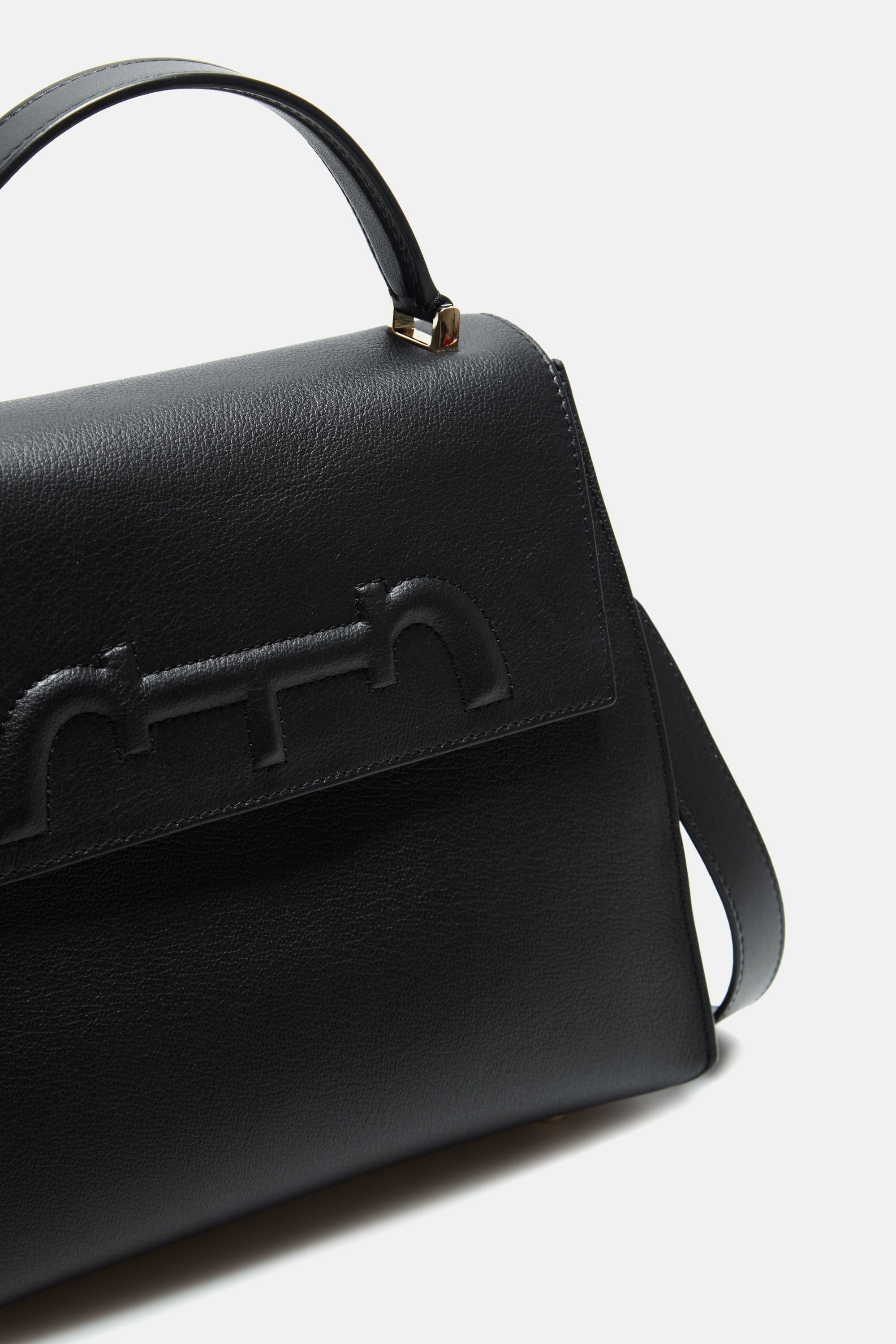 Doma Insignia Bag, la nueva linea de bolsos de Carolina Herrera - Lima  Gallery