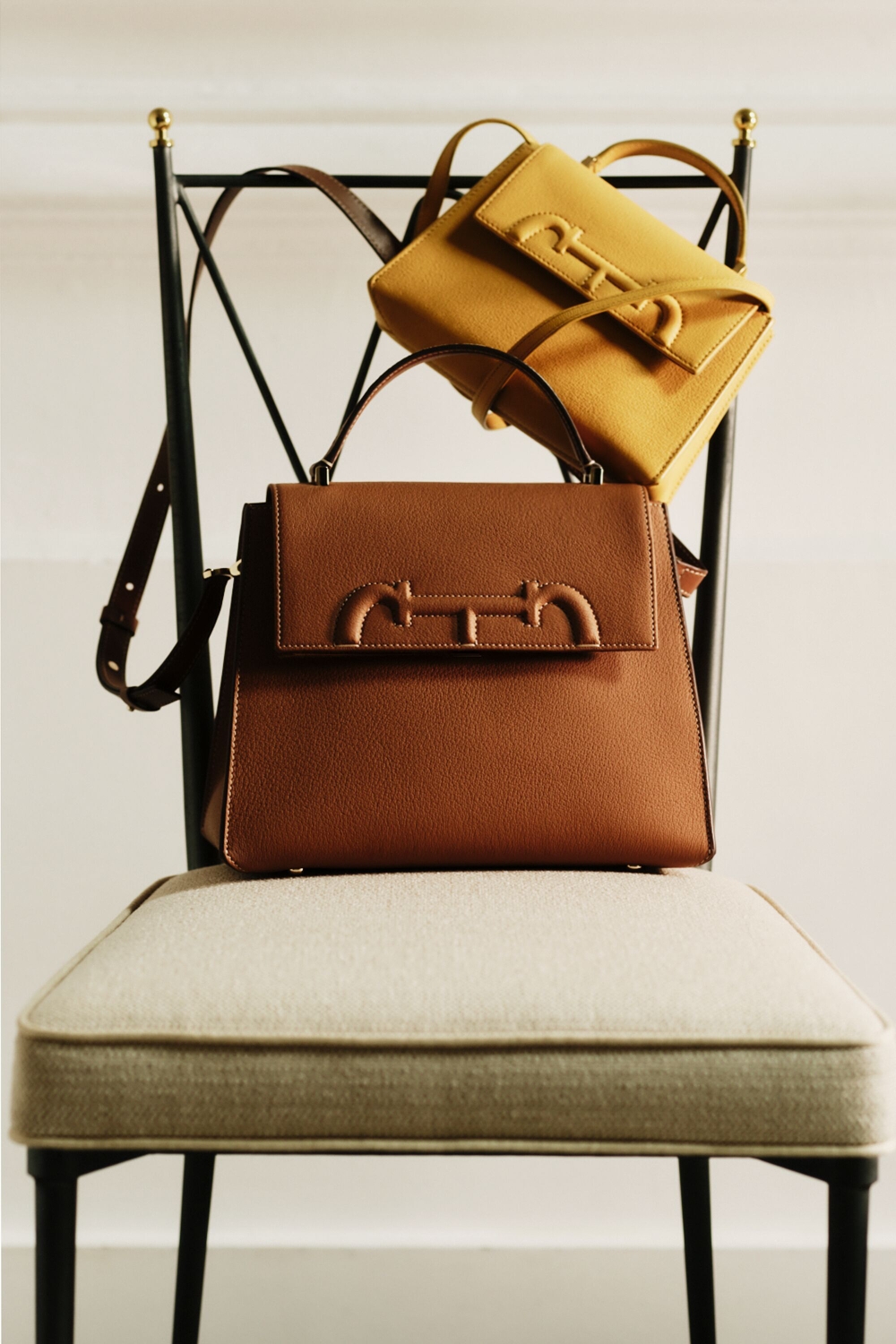 DOMA INSIGNIA SATCHEL | MEDIUM HANDBAG