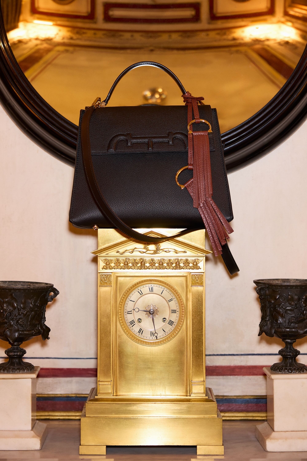 DOMA INSIGNIA SATCHEL | BOLSO DE MANO MEDIANO