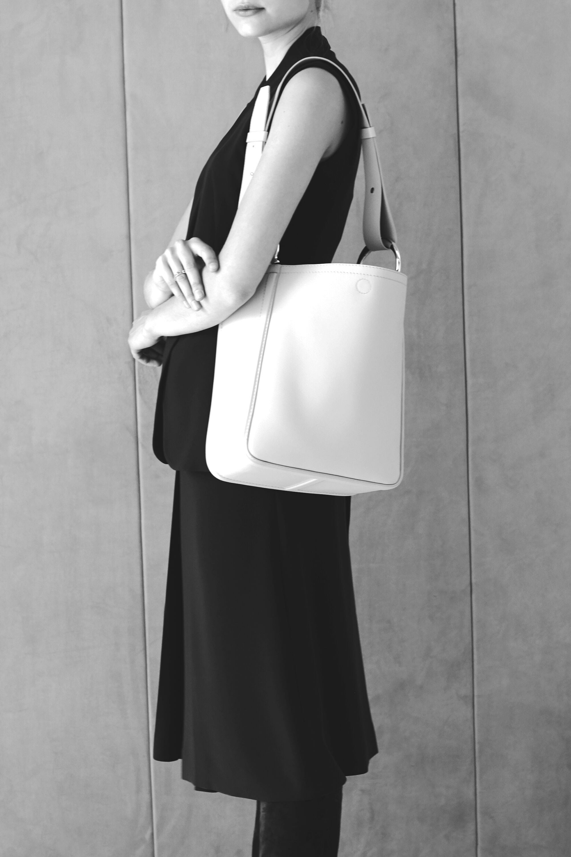 Everlane The Form Bag Black Leather