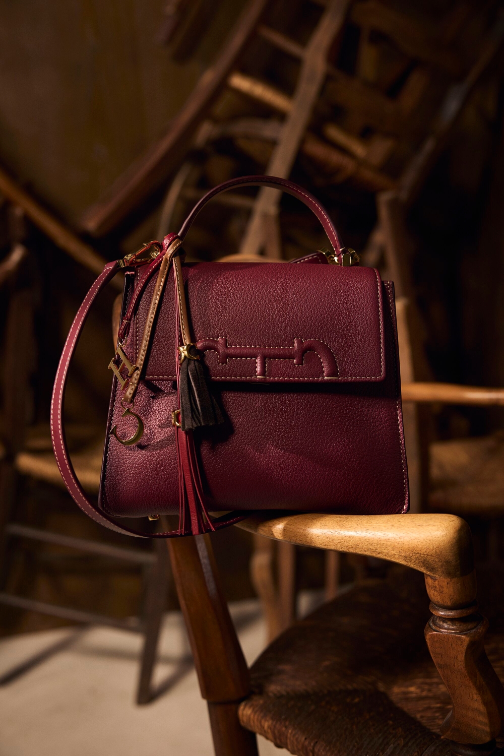 DOMA INSIGNIA SATCHEL | MEDIUM HANDBAG