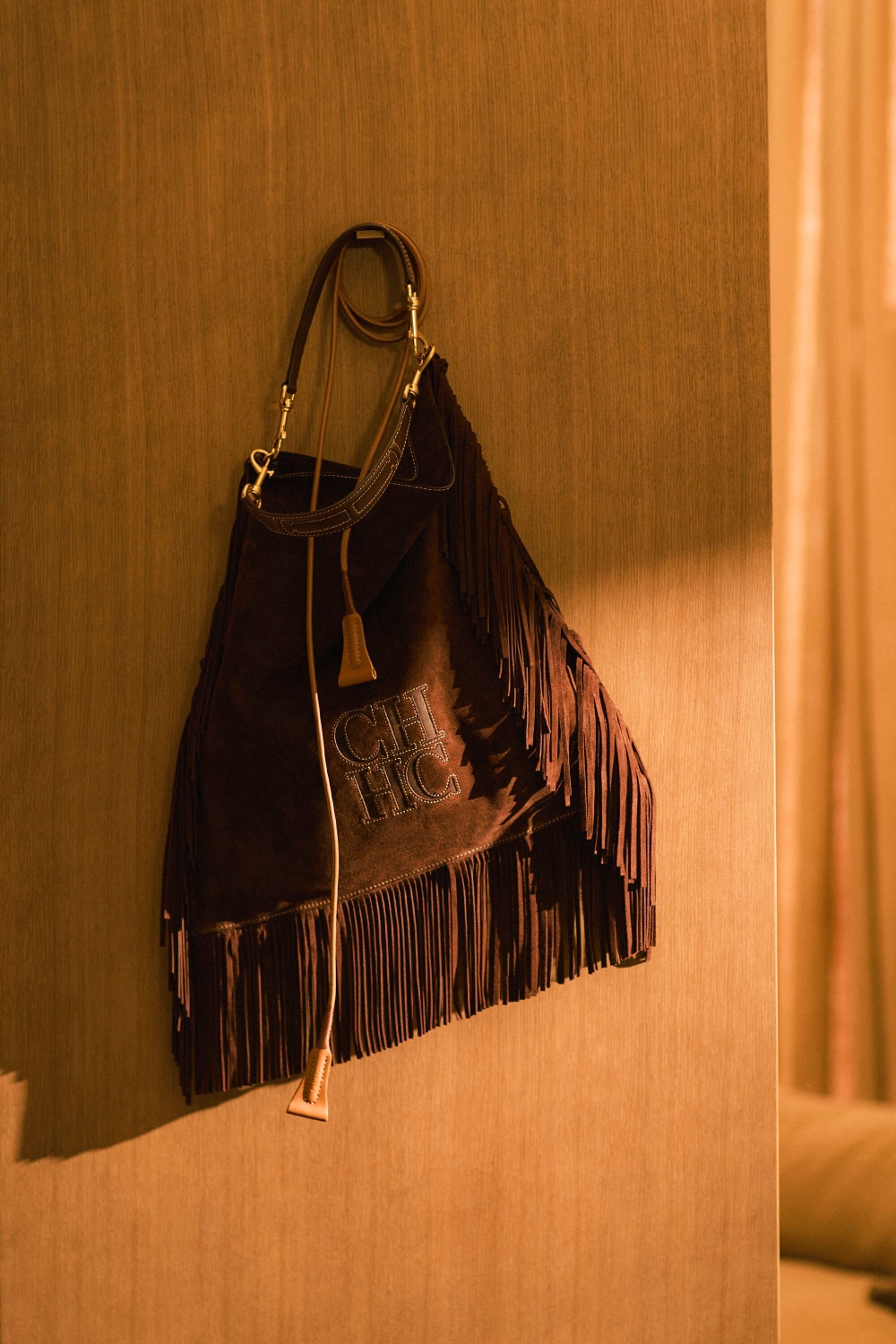 PONCHO INSIGNIA | LARGE SHOULDER BAG