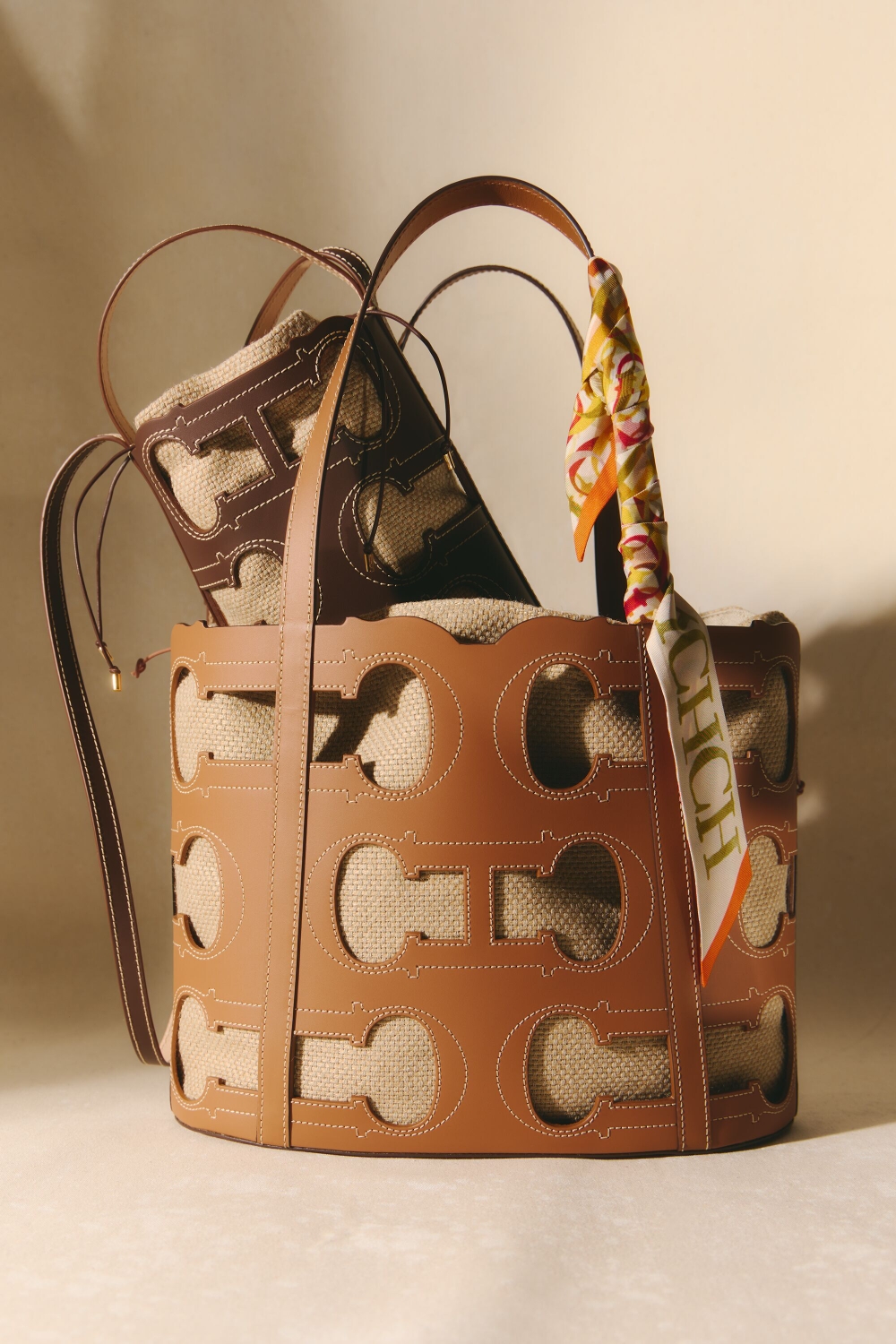 DOMA INSIGNIA CUT OUT | LARGE SHOULDER BAG