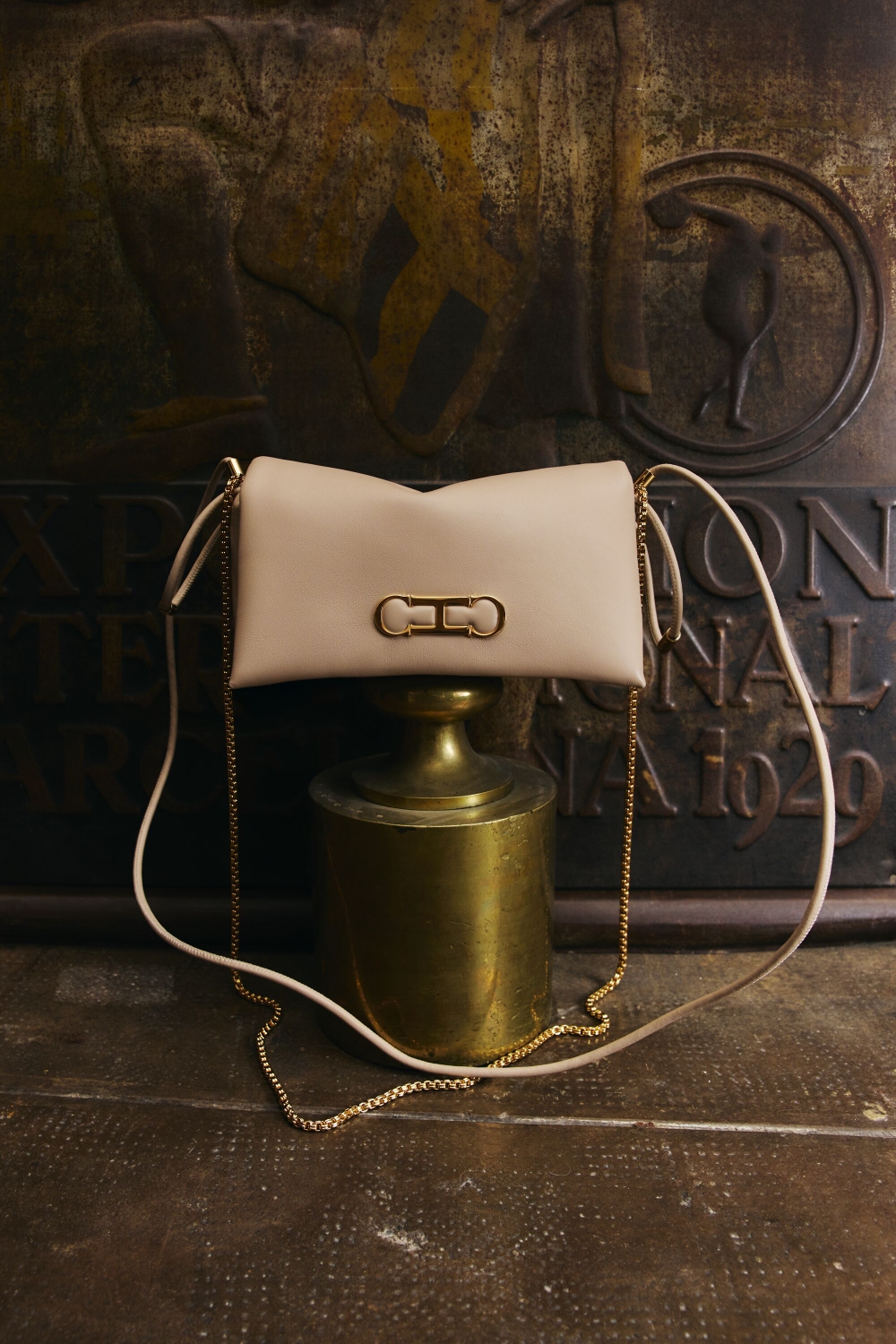 INITIALS INSIGNIA SOFT CROSSBODY | BOLSO BANDOLERA PEQUEÑO