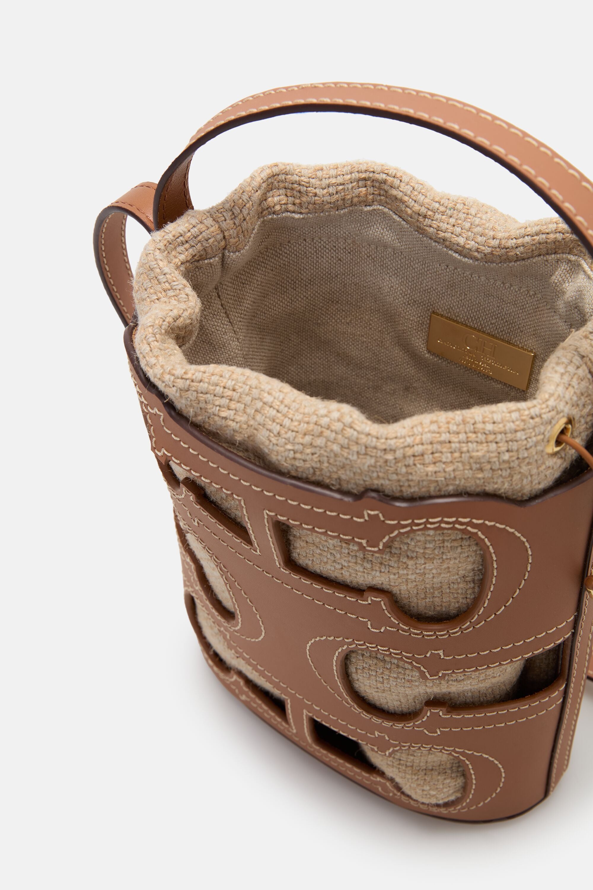 Doma Insignia Cut Out Bucket | Small Shoulder Bag cognac - CH