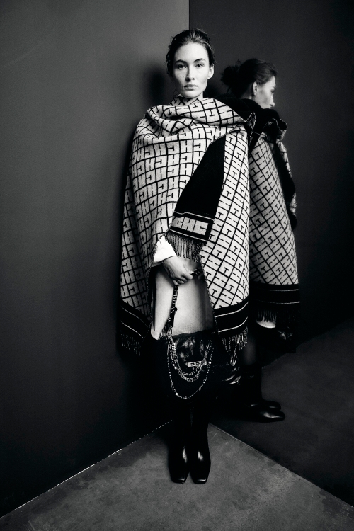 PONCHO ABIERTO DE LANA MERINO CH 2020