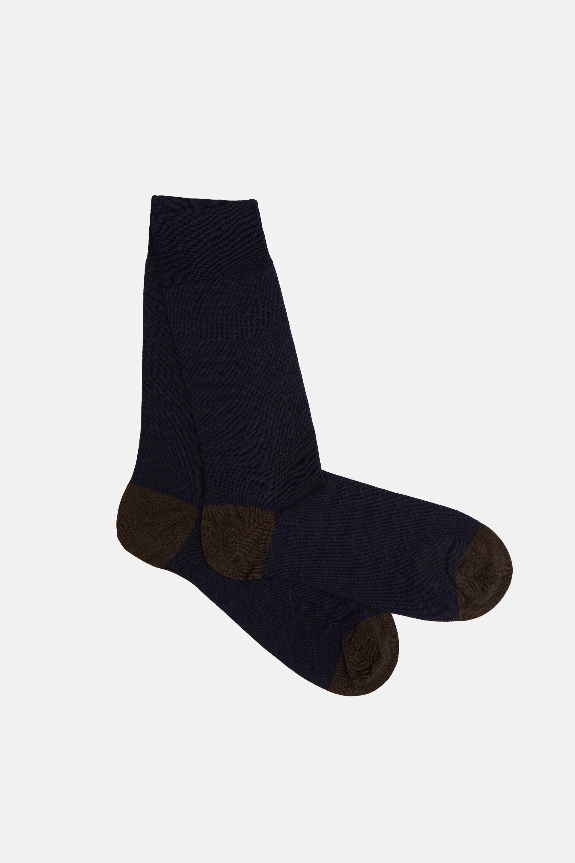 Patterned knit socks