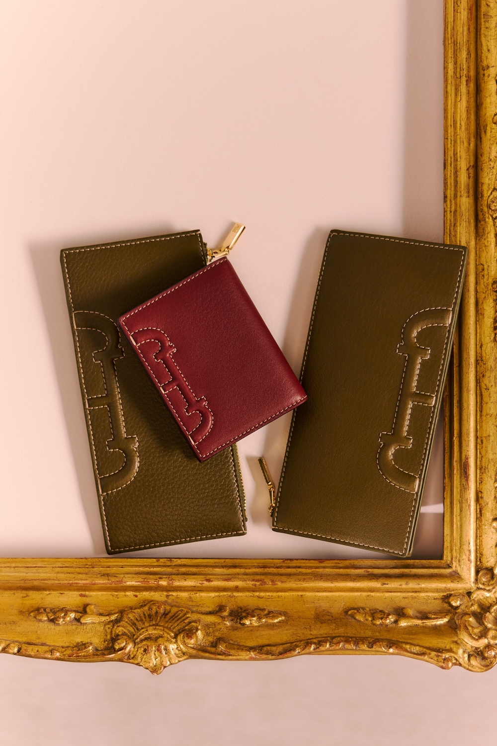 DOMA INSIGNIA | FOLD OVER CARD HOLDER